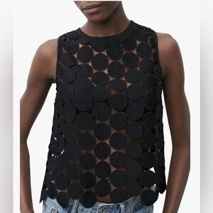 Black Sleeveless Circle Pattern Top